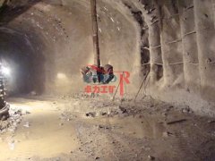 暗立(斜)井反井鉆機施工